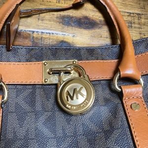 Michael kors purse